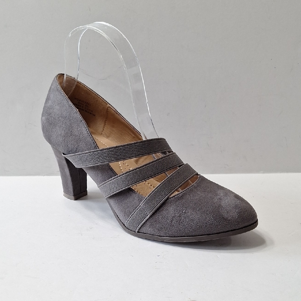 Journee Collection Gray Loren Preppy Faux Suede Block Heel Pump Size 8.5